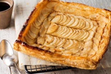Recette de tarte fine aux pommes, miel et cannelle rapide