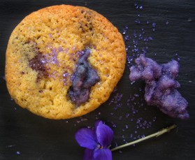 Cookies aux pépites de chocolat et aux violettes cristallisées pour 8 ...