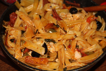 Recette one pot pasta chorizo, poulet, tomates, poivron, épinards ...