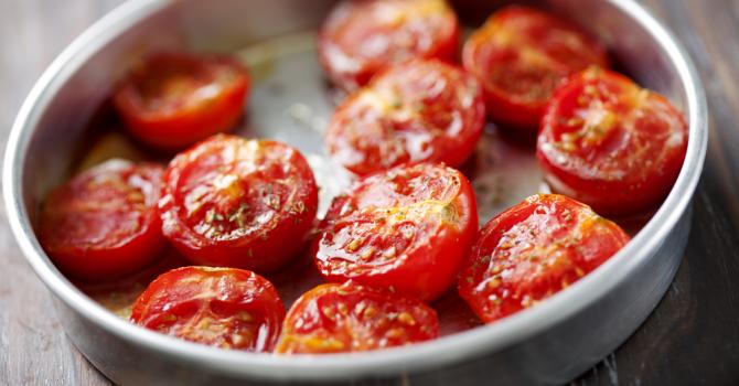 Recette de tomates light rôties à l'ail