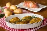 Recette de pommes de terre hasselback à la suédoise