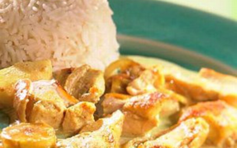 Recette poulet au curry et ses légumes accompagné de riz pas ...