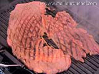 Griller une pièce de viande  recette de cuisine  meilleurduchef.com