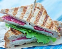 Recette club sandwich au brie et salami