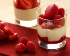 Velouté vanillé sur lit de fraises