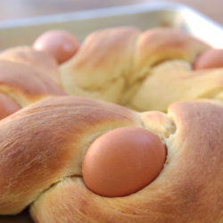 Recette pain brioché de pâques aux œufs durs – toutes les recettes ...