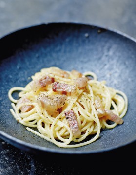 Spaghettis à la gricia pour 6 personnes