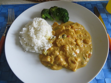 Recette de poulet au curry, fruits secs et épices orientales