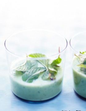 Salade vert clair à boire pour 4 personnes