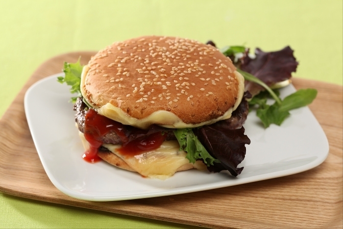 Recette de double cheeseburger réservé aux enfants facile et rapide