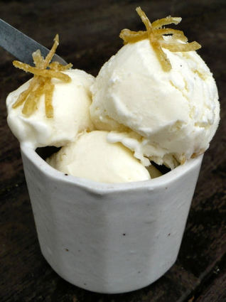 Recette de glace au yaourt et aux zestes de citron confits