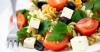 Recette de salade légère aux pâtes froides, olives noires et feta