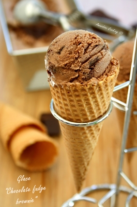 Recette de crème glacée au chocolat et éclats de brownie