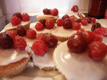 Recette de cupcakes aux fruits rouges glacés et fromage blanc