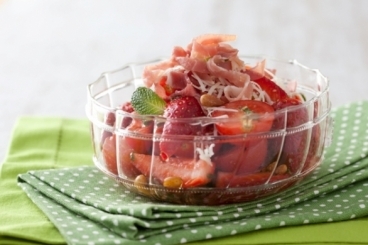 Recette de salsa de fraises, pastèque et tomates à la menthe ...