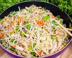 Recette nouilles sautées à la dinde et légumes au wok