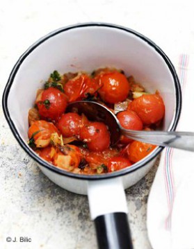 Sauce tomate (la base toute simple) pour 4 personnes