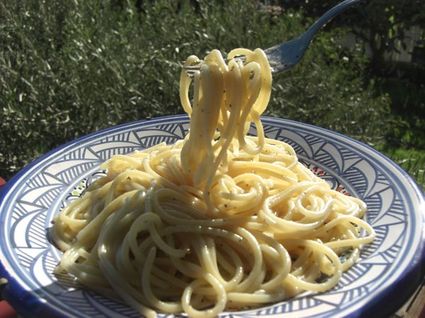 Recette de spaghetti à la crème de pecorino et poivre noir