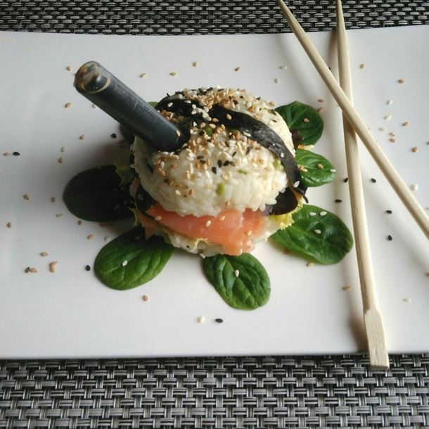 Recette sushi burger au saumon fumé