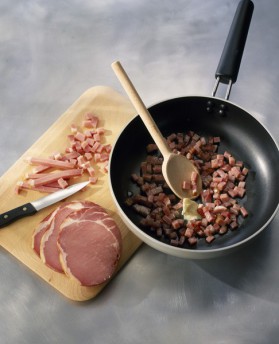 Pousses d'épinards au bacon croustillant