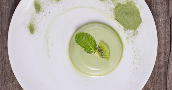 Recette de petits flans au lait de soja vanillé et thé vert matcha