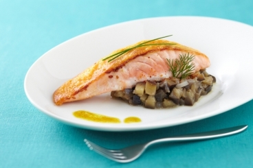 Recette de pavé de saumon croustillant au parmesan et caviar d ...