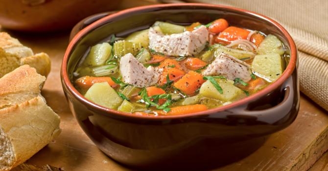 Recette de soupe à la dinde et légumes minceur