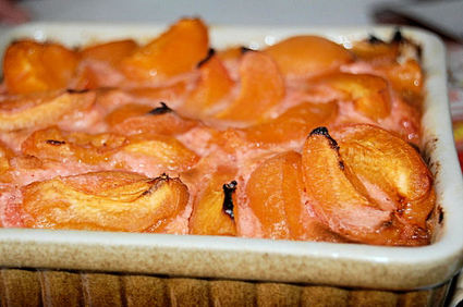 Recette de clafoutis aux abricots et aux fraises tagada