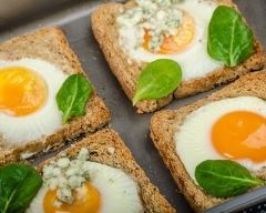 Recette egg boat toast au basilic