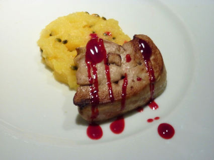 Recette de foie gras poêlé sur écrasé de pommes passion