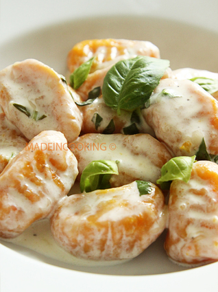 Recette de gnocchis aux carottes sauce parmesan