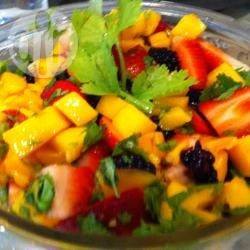 Recette salade de fruit à la mangue avec de la coriandre et du ...