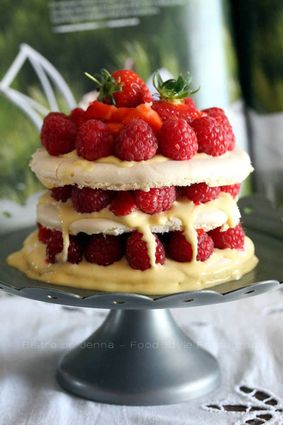 Recette de gâteau meringué aux fraises et framboises fraîches