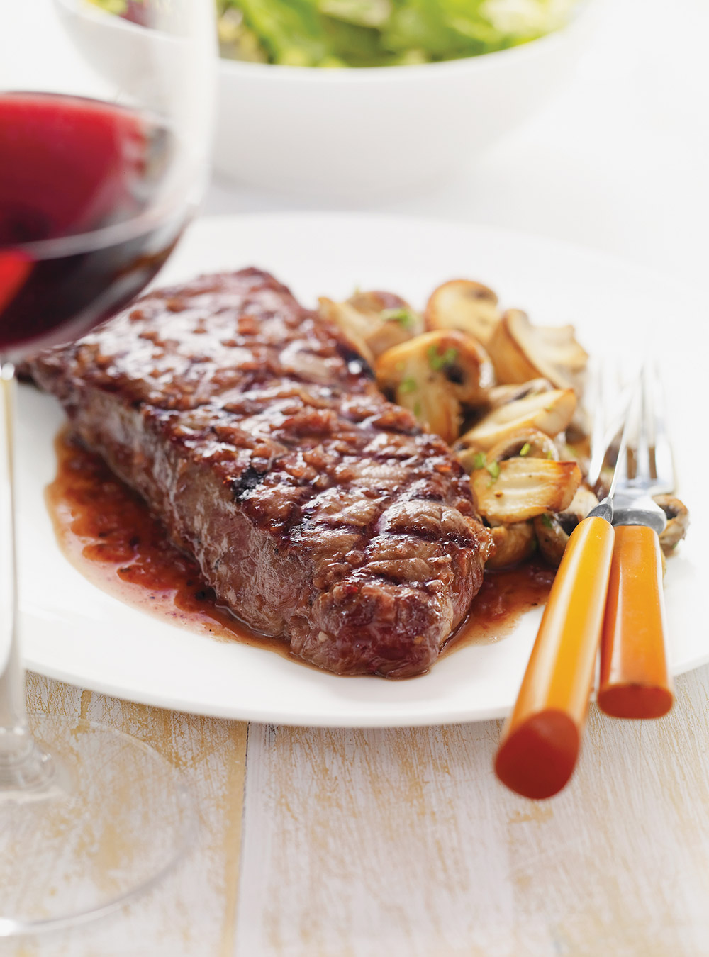 Biftecks, sauce au vin rouge | ricardo