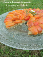 Recette de tarte à l'abricot, compotée de rhubarbe