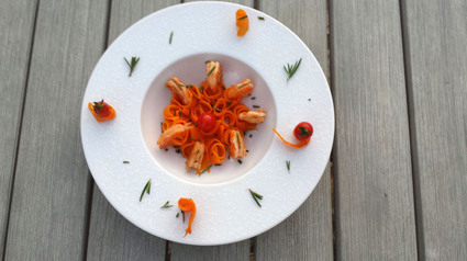 Recette de crevettes marinées ail et romarin, carotte croquante