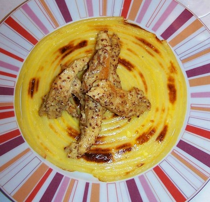 Recette de poulet à la moutarde sur lit de pâtes