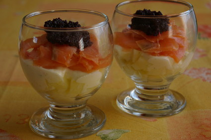 Verrines fraîcheur de saumon, granny et succédané de caviar