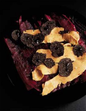 Foie gras cru, truffe rapée et betterave crapaudine pour 4 personnes ...