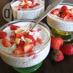 Recette yaourt amélioré aux graines de chia et aux fraises – toutes ...
