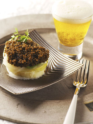 Recette de bouchée poireau-pomme de terre au caviar, sauce ...