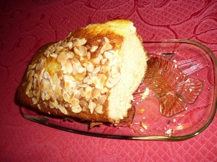 Gâteau au yaourt aux amandes effilées
