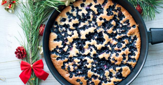 Recette de gâteau de noël nuage aux myrtilles à la poêle