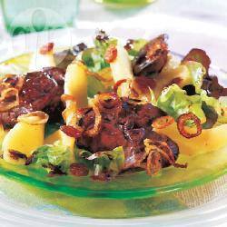 Recette salade de foies de poulet et de pommes sur feuilles de ...