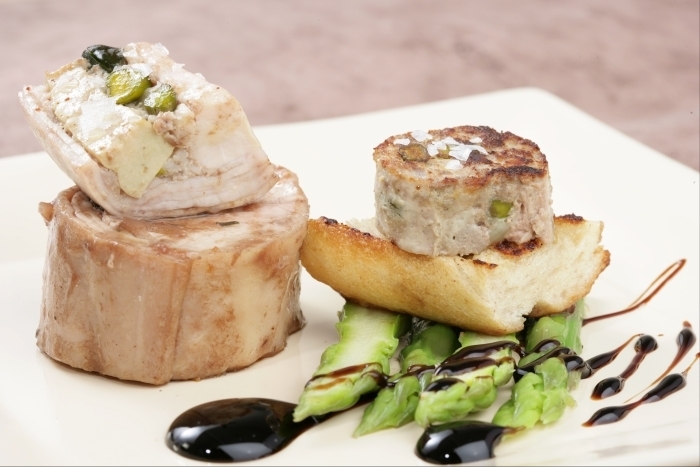 Recette de râble de lapin farci au foie gras et asperges vertes facile ...