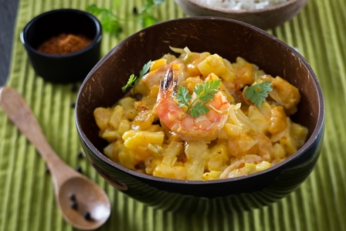 Recette de curry de gambas aux fruits exotiques, riz basmati à la ...
