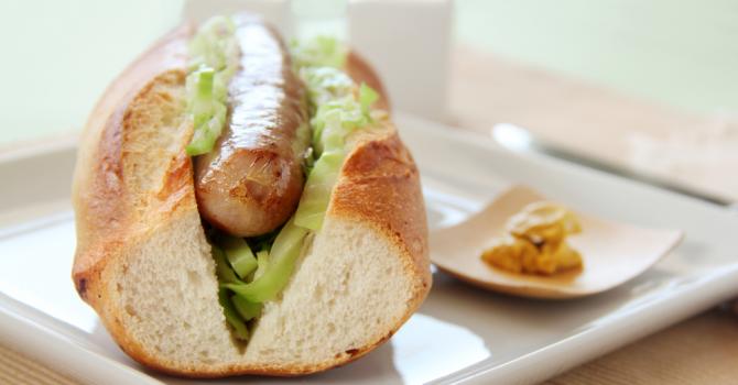 Recette de hot dog baguette à la salade verte