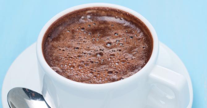 Recette de tasse de chocolat chaud sans lait à moins de 100 calories