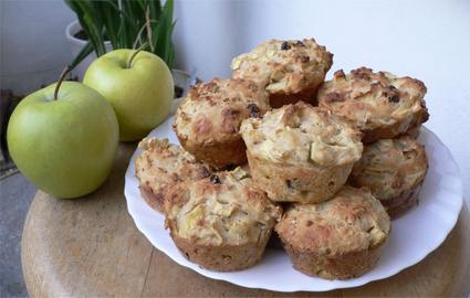 Recette de muffins aux pommes, raisins secs et noisettes