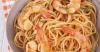 Recette de spaghetti de konjac sautées aux crevettes, citron vert et ...